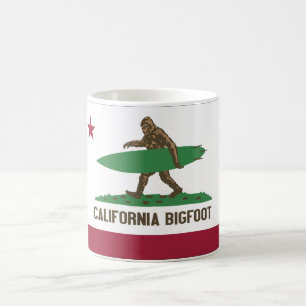 ビッグフットShortboardをサーフするカリフォルニア コーヒーマグカップ