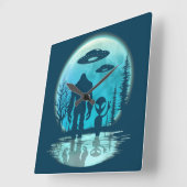 ビッグフットUFOエイリアン スクエア壁時計 (傾斜)