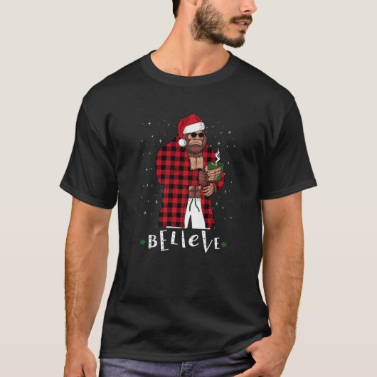 ビッグフートクリスマスバッファロープレイドサスカッチコーヒーD Tシャツ (正面)