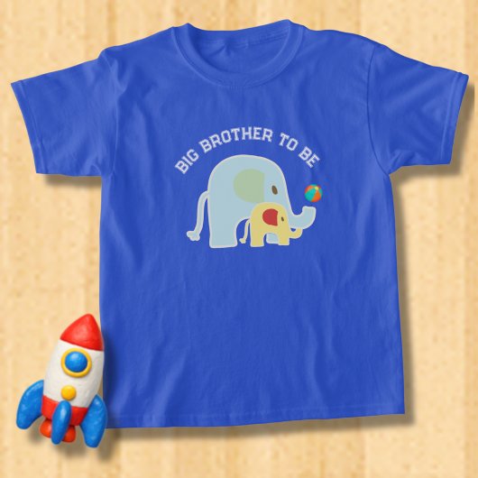 ビッグブラザーになるゾウとビーチボール  Tシャツ