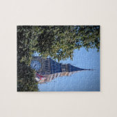 ビッグベンが木の間を覗く – 8x10 - 110 pc ジグソーパズル (横)