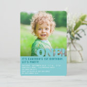 ビッグモダンワンおもしろい男の赤ちゃんフォトファースト誕生日 招待状 (スタンド正面)