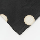 ビッグ水玉模様アンティークホワイトアンドブラック フリースブランケット (角)