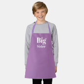 ビッグ・シスター・ラベンダーホワイトガールズ エプロン (着用した状態)