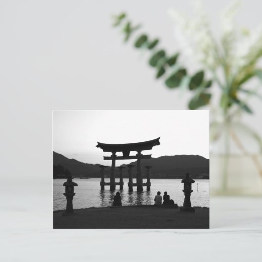 ビッグ・トリイが夕暮れ ポストカード (スタンド正面)