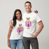 ビッグ・ブルーノ - ピンクのスイートを着たクマ Tシャツ (ユニセックス)