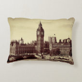 ビッグ・ベンとブリッジを持つロンドン・ウェストミンスター。おお アクセントクッション (裏面)