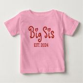 ビッグSis Est 2024シャツ |かわいい姉さん ベビーTシャツ (正面)