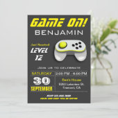 ビデオゲモダンーム黄色子供の誕生日パーティー 招待状 (スタンド正面)