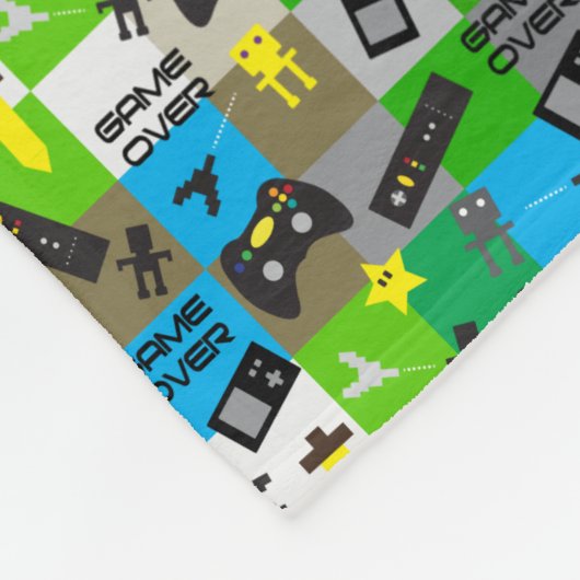 ビデオゲームのゲーマーの男の子のプレティーンの10代のな人 フリースブランケット (角)