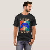 ビデオゲームの無おもしろい日ゲーマーPullov Tシャツ (正面フル)