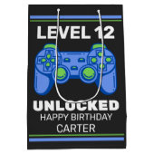 ビデオゲームコントローラKidの誕生日 パーソナライズされた ミディアムペーパーバッグ (裏面)