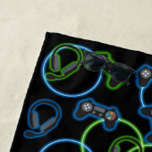 ビデオゲームネオンブルー&グリーンパターンモノグラム ビーチタオル (インサイチュ)