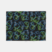 ビデオゲームネオンブルー&グリーンパターン フリースブランケット (正面(横))