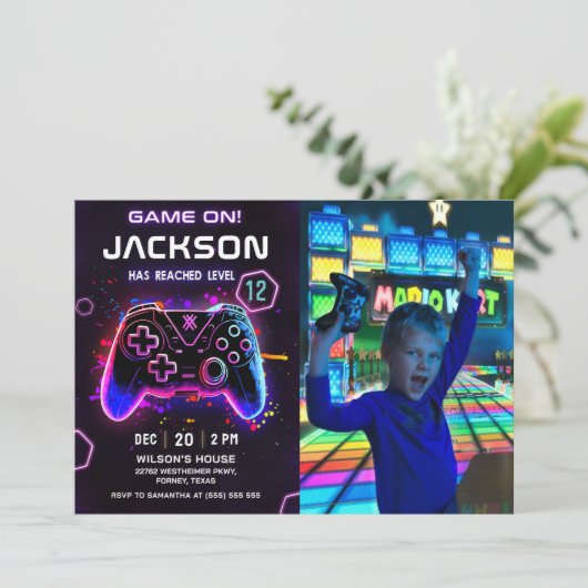 ビデオゲームネオン子供の誕生日フォト招待状 招待状 (スタンド正面)
