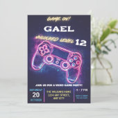 ビデオゲームバースデーパーティーのネオンゲームのロック解除 招待状 (スタンド正面)
