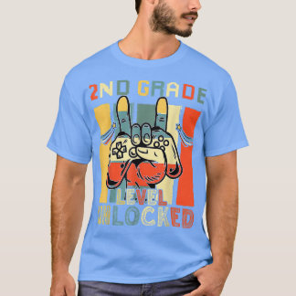 ビデオゲームレベルのロック解除されたゲームで2年生バックt tシャツ