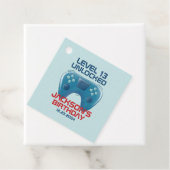 ビデオゲームレベルのロック解除された男の10代の子の誕生日パーティー フェイバータグ (インサイチュ)