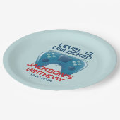 ビデオゲームレベルのロック解除された男の10代の子の誕生日パーティー ペーパープレート (アングル)