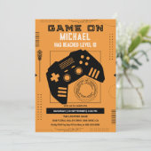 ビデオゲーモダンムレベルアップ誕生日パーティー 招待状 (スタンド正面)