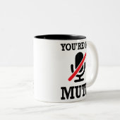 ビデオ通話、自宅から作業、あなたはミュート ツートーンマグカップ (正面右)