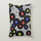 ビニール製のレコードや音符を使ったシームレスなパターン。  アクセントクッション (正面(垂直))