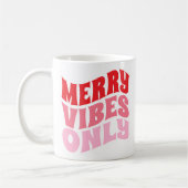 ビブメリースのみピンクの緑の名前クリスマクールス コーヒーマグカップ (左)