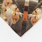 ビュッフェの繰り返しパターンのサンタクルーズ フリースブランケット (角)