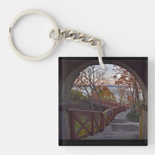 ビューザバナーマンレジデンス キーホルダー (正面)