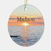 ビューティフルサンセットメリークリスマス名前をカスタムする セラミックオーナメント (左)
