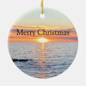 ビューティフルサンセットメリークリスマス名前をカスタムする セラミックオーナメント (裏面)