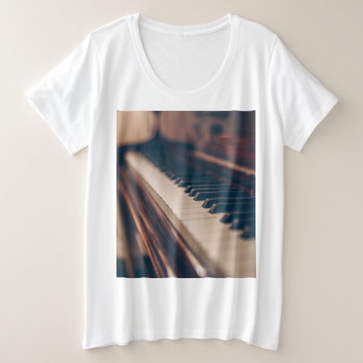 ビューティフルピアノデザイン プラスサイズTシャツ (デザイン正面)