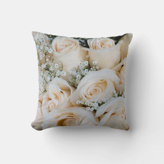 ビューティフルレッド&ホワイトローズ装飾用クッション クッション (正面)