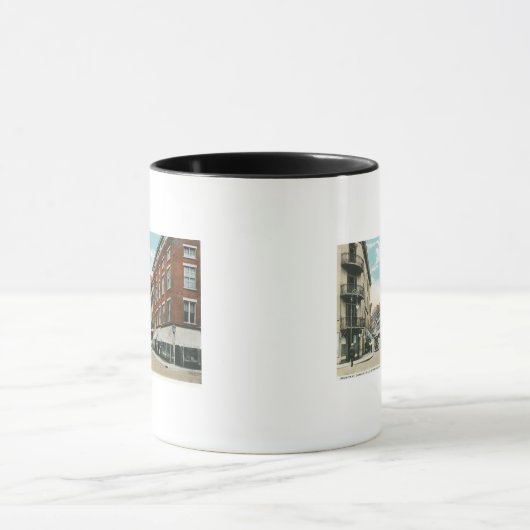ビューブロードウェイとコーナーストランド通り マグカップ (中央)