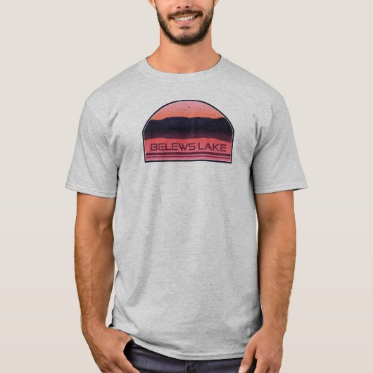 ビリューズ湖 ノースカロライナ州 赤い日の出 Tシャツ (正面)