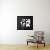 ビルド クラッシュ リピート ドローン タペストリー (インサイチュ(横))