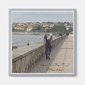 ビルバオスペイン | 観光客歩くのまわりに船港 マグネット (正面)