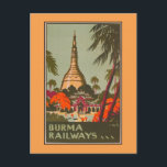 ビルマのミャンマーの寺院 | Vintage Travelポスター ポストカード<br><div class="desc">1930高品質年代のビルマへの観光を促進するビルマ鉄道によるヴィンテージ旅行ポスターの複製プリント。森の寺院の緑、オレンジ、紫の色合いの明るい色。大きなパラソルの姿は前庭にある。</div>