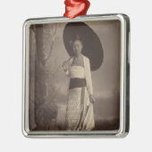 ビルマの女性 メタルオーナメント (左)