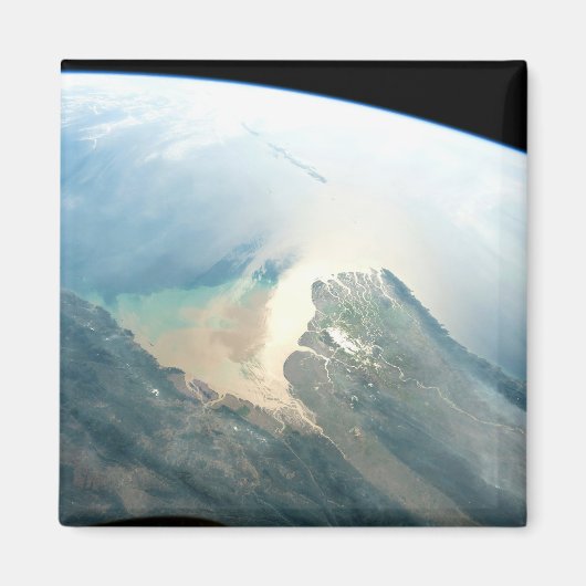 ビルマ(ミャンマー)のイラワディ川デルタ。 マグネット (正面)