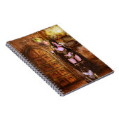 ビロードの影の神秘的な ノートブック (右側)