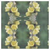 ビロードモウズイカの花の上のコガネムシ ファブリック (クローズアップ)
