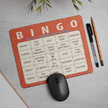 ビンゴプロジェクト管理版 マウスパッド<br><div class="desc">Bingo Project Management Editionマウスパッド – オフィスギフトアイディアの検索もう見ろ…お前を得援護しろ。このマウスパッドと同じ退屈な会笑わされる議は決してない!このイラストレーションは、アジャイルやスコープなどの退屈なビジネス会議で毎日聞くプロジェクト管理の流行語を持つビンゴゲームカードである。これらの予測できなマウスパッドをオフィスで使用すると、あなたが聞いた後にすべての単語を精神的に交差しなければならないが、重要な会議の途中でBINGOと言わないように非常に注意する必要がある。職場で新鮮なものを好む友人、家族や職場保の同僚に理想的な贈り物</div>
