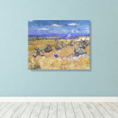 ビンセント・ファン・ゴッホ – リーパーと小麦のスタック キャンバスプリント (インサイチュ (ウッドフロア))