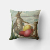 ビンテージのイースターバニーたちを乗せた船とイースターエッグ クッション (裏面)