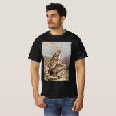 ビンテージの野生動物、雪豹 by CE スワン Tシャツ (正面フル)