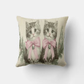 ビンテージクリスマスキッテン ピンクのボンボン付き クッション (裏面)