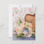 ビンテージラタン椅子 ピンクとブルーの花束 招待状 (裏面)