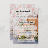 ビンテージラタン椅子 ピンクとブルーの花束 招待状 (正面/裏面)