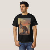 ビンテージ恐竜、カルノタウルスがジャングルで吠える Tシャツ (正面フル)